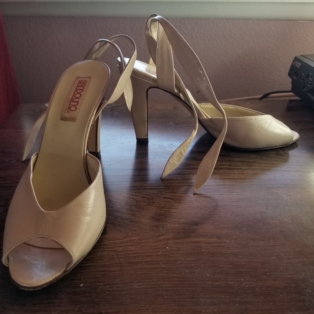Shoe